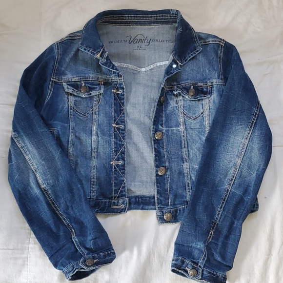 Cite Jean Jacket - Picture 1 of 1
